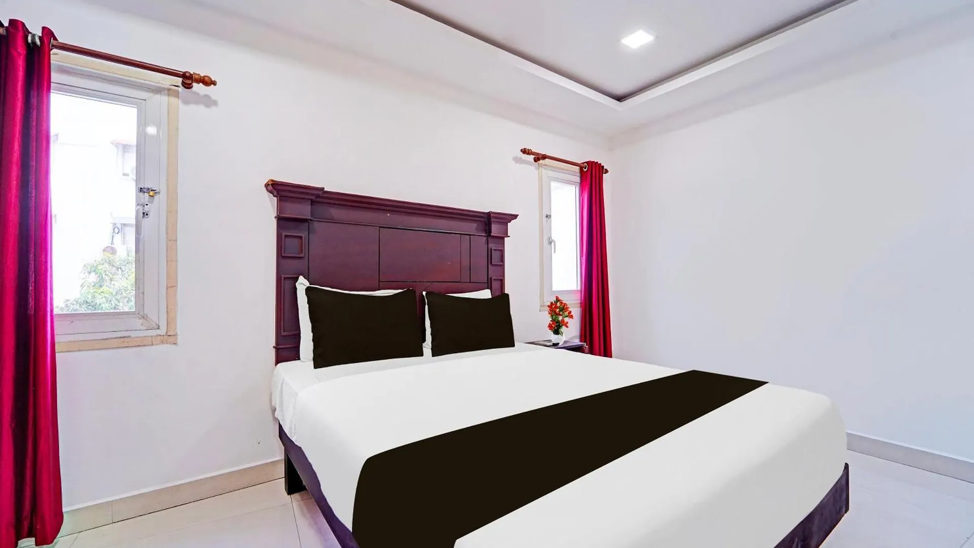Super Hotel O Malabar Plaza Kochi 0*,  Ινδία