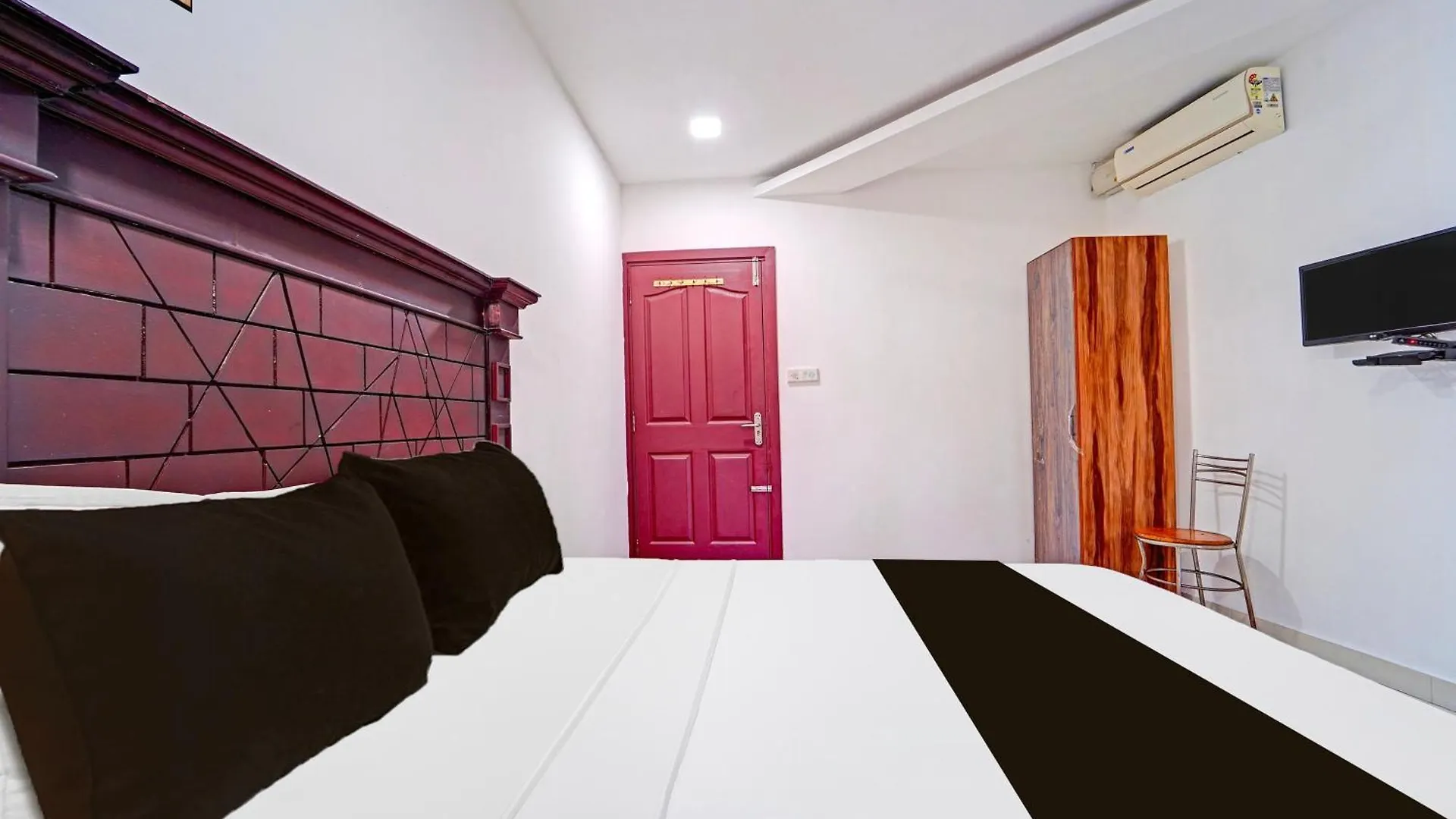 Super Hotel O Malabar Plaza Kochi 0*,  Ινδία